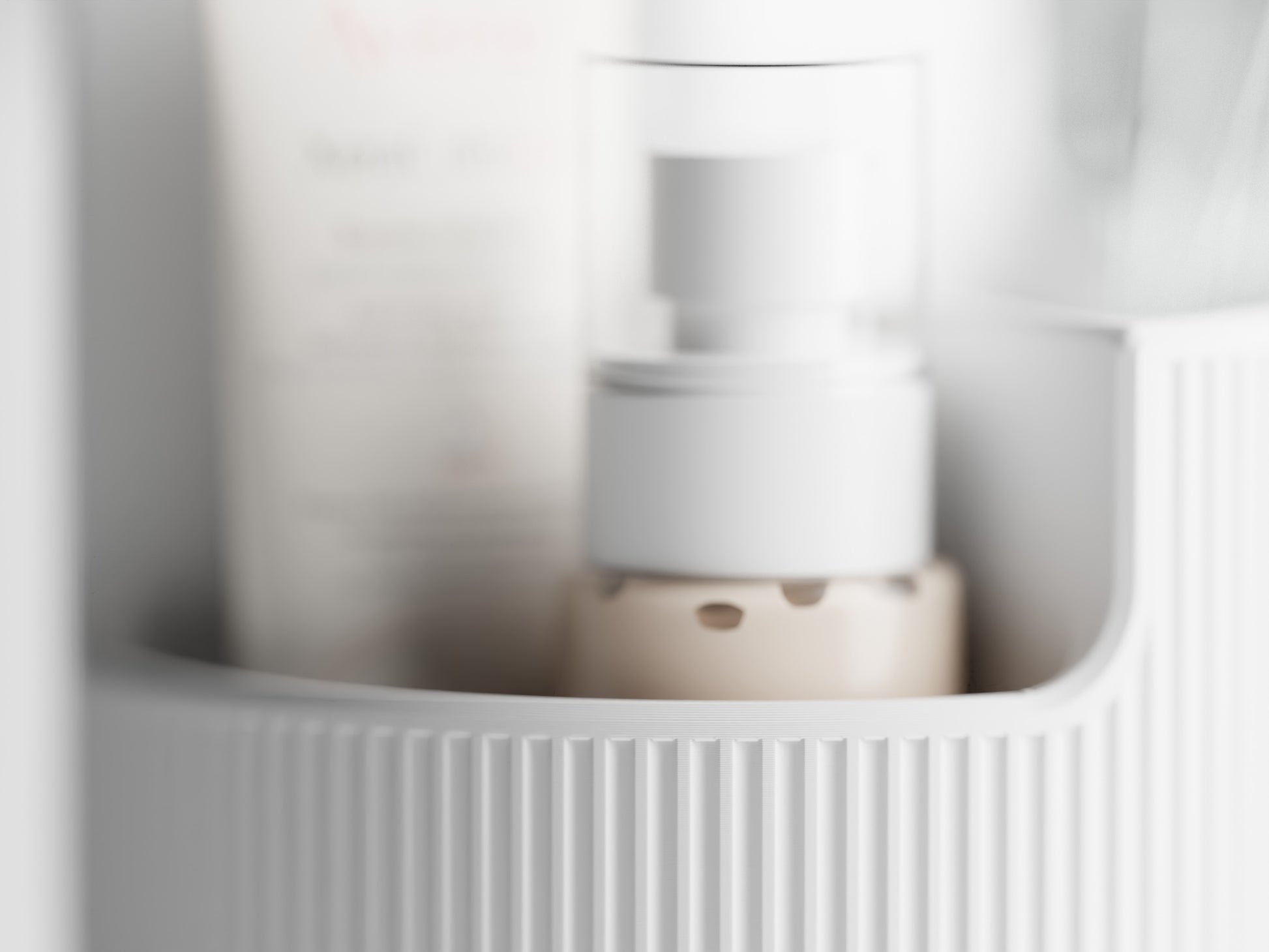 The Small Elegant Oval Organizer for Bathrooms